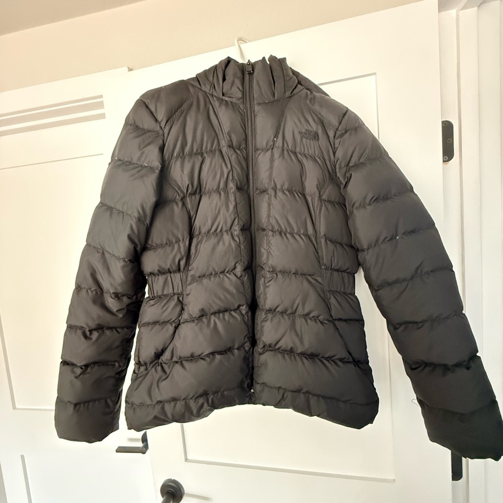 North Face Women's Puffer Jacket with Hood in Black